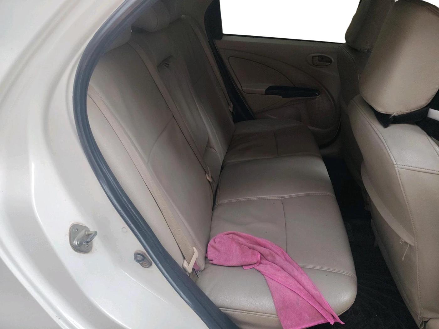 2018 Toyota Etios GD, Diesel, Manual, 3,44,691 km, interior