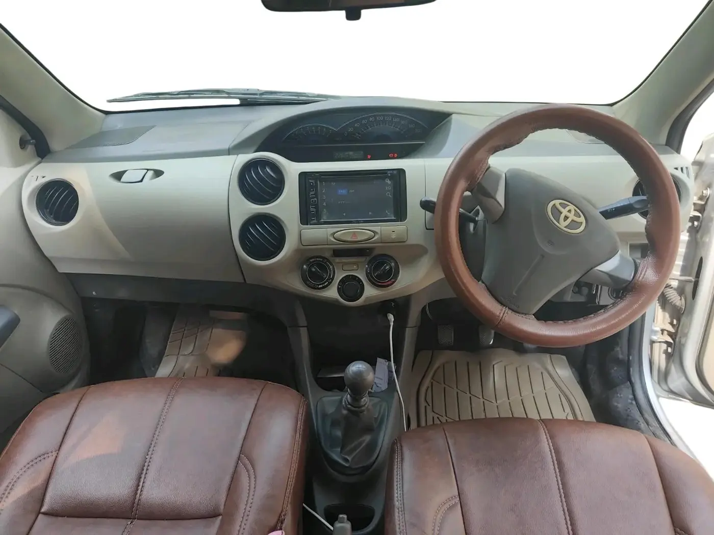 2015 Toyota Etios GD, Diesel, Manual, 2,34,699 km, interior
