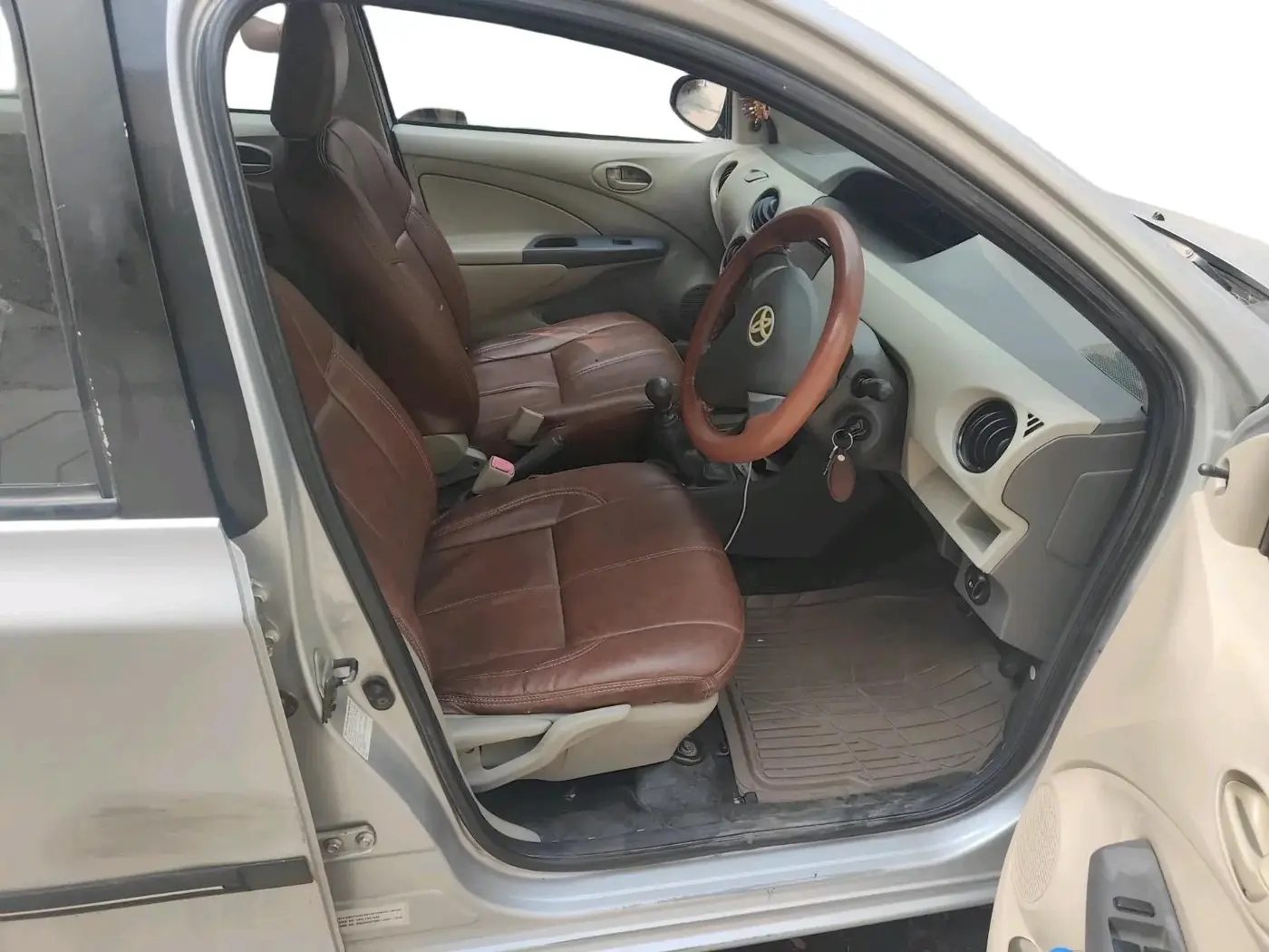 2015 Toyota Etios GD, Diesel, Manual, 2,34,699 km, interior