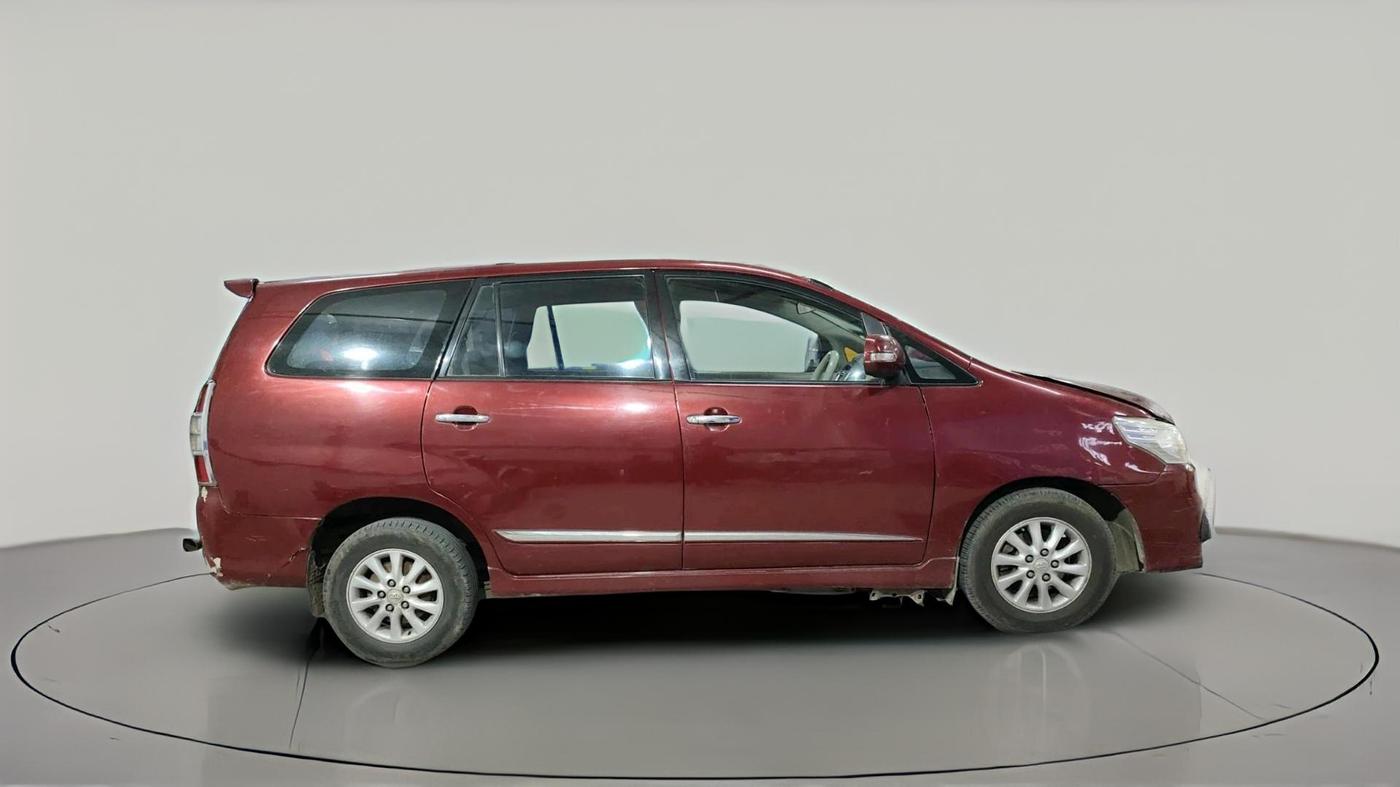 2013 Toyota Innova 2.5 VX 8 STR, Diesel, Manual, 2,74,618 km, exterior