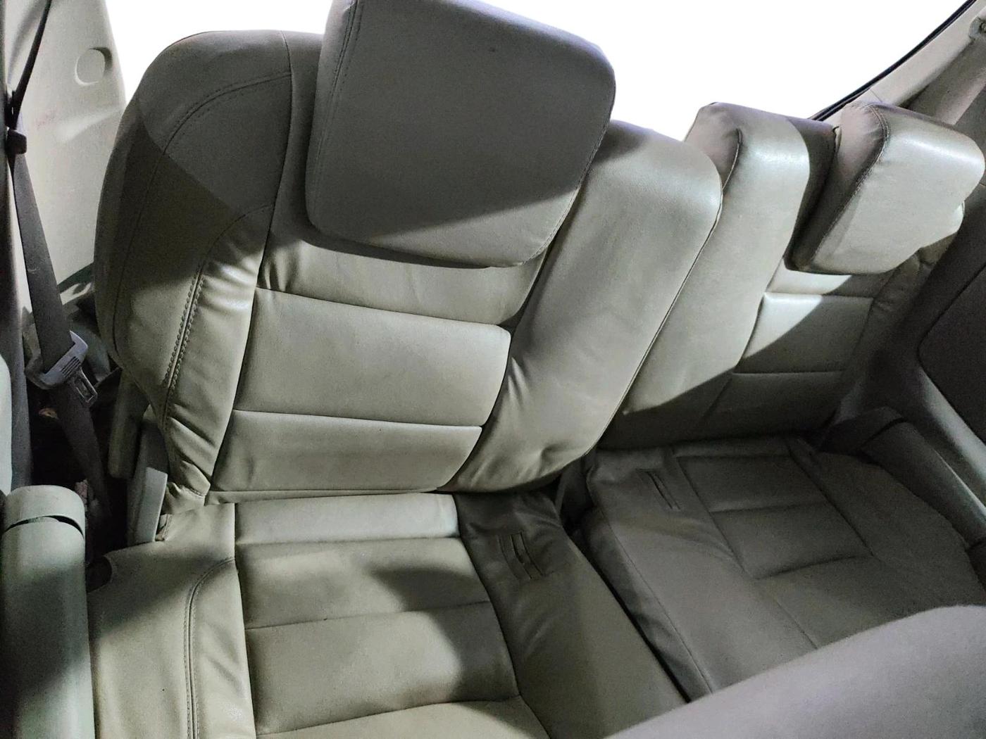 2013 Toyota Innova 2.5 VX 8 STR, Diesel, Manual, 2,74,618 km, interior