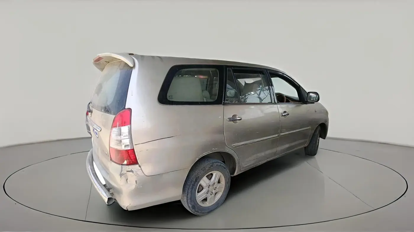 2007 Toyota Innova V 2.5 8 STR, Diesel, Manual, 2,72,923 km, exterior