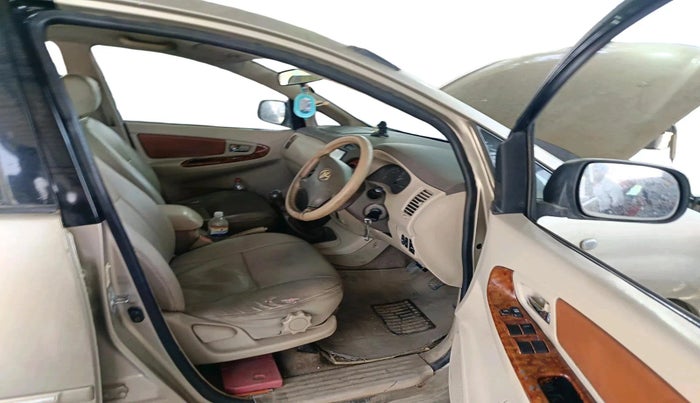 2007 Toyota Innova V 2.5 8 STR, Diesel, Manual, 2,72,923 km, interior