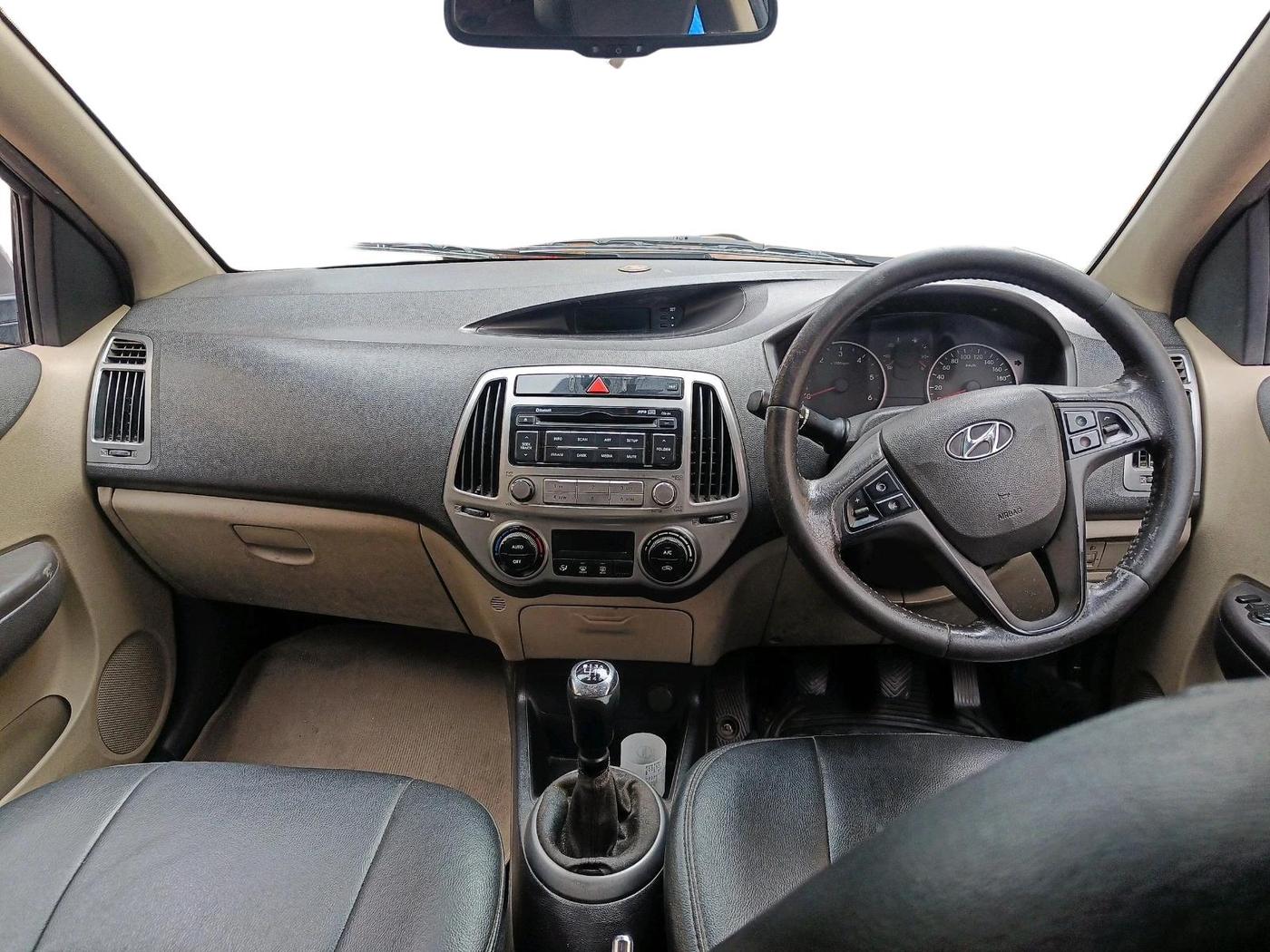 2013 Hyundai i20 SPORTZ 1.4 CRDI, Diesel, Manual, 1,23,055 km, interior