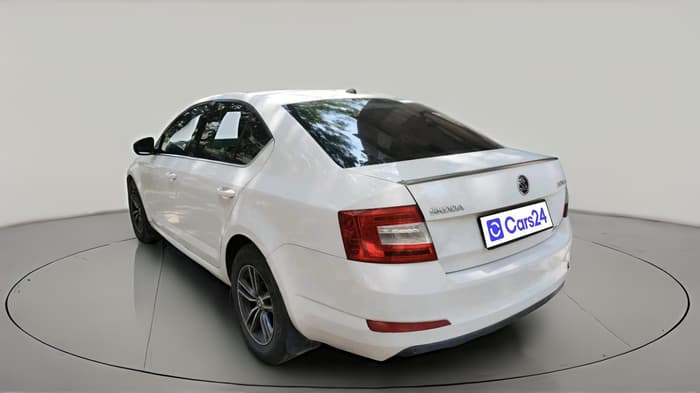 2017 Skoda Octavia STYLE PLUS AT 1.8 TSI, Petrol, Automatic, 1,14,024 km, exterior