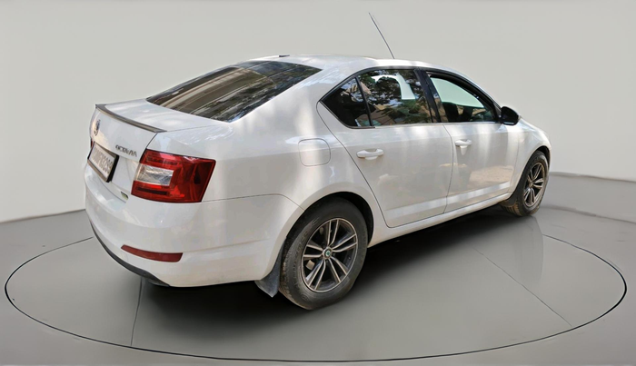 2017 Skoda Octavia STYLE PLUS AT 1.8 TSI, Petrol, Automatic, 1,14,024 km, exterior
