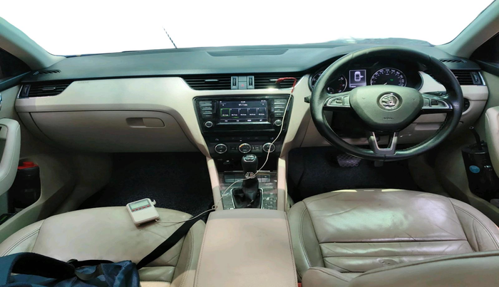 2017 Skoda Octavia STYLE PLUS AT 1.8 TSI, Petrol, Automatic, 1,14,024 km, interior