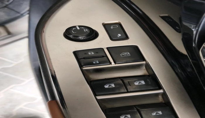 2016 Toyota Innova Crysta 2.8 ZX AT 7 STR, Diesel, Automatic, 1,76,764 km, interior