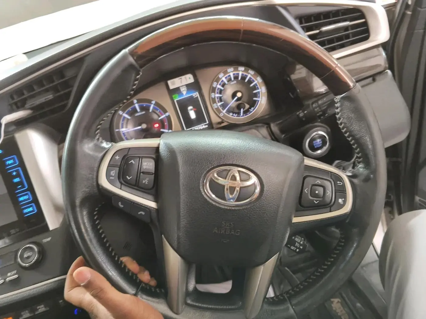 2016 Toyota Innova Crysta 2.8 ZX AT 7 STR, Diesel, Automatic, 1,76,764 km, interior