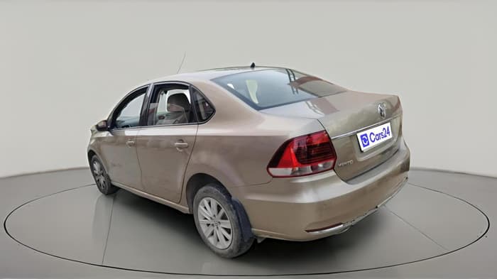2015 Volkswagen Vento HIGHLINE 1.6 MPI, Petrol, Manual, 58,436 km, exterior