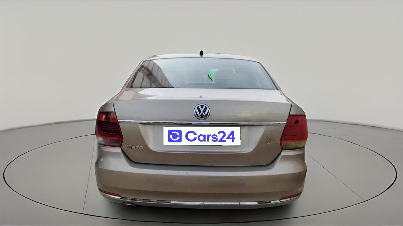 2015 Volkswagen Vento HIGHLINE 1.6 MPI, Petrol, Manual, 58,436 km, exterior