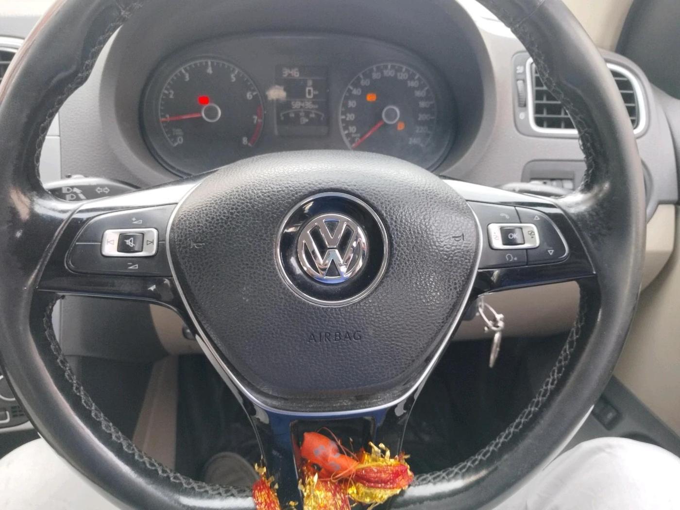 2015 Volkswagen Vento HIGHLINE 1.6 MPI, Petrol, Manual, 58,436 km, interior