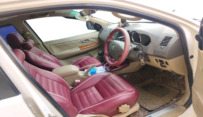 2011 Toyota Fortuner 3.0 4X4 MT, Diesel, Manual, 2,39,046 km, interior