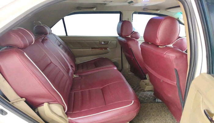 2011 Toyota Fortuner 3.0 4X4 MT, Diesel, Manual, 2,39,046 km, interior