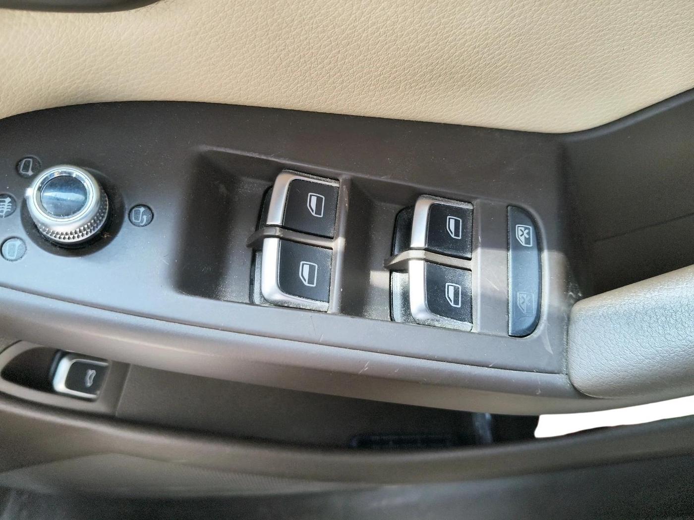 2012 Audi A4 2.0 TDI S LINE, Diesel, Automatic, 77,634 km, interior