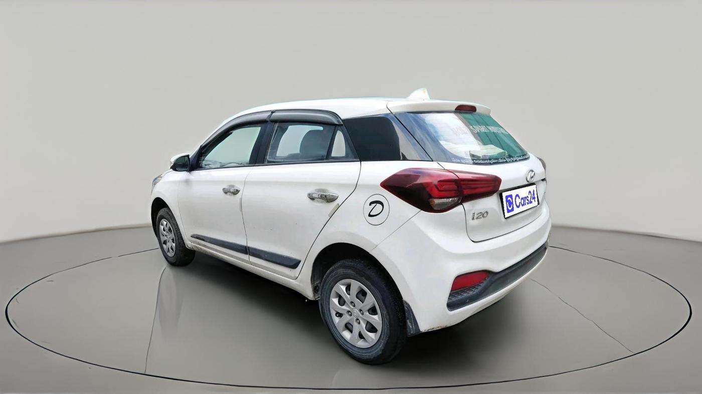 2018 Hyundai Elite i20 SPORTZ 1.4 CRDI, Diesel, Manual, 1,12,056 km, exterior