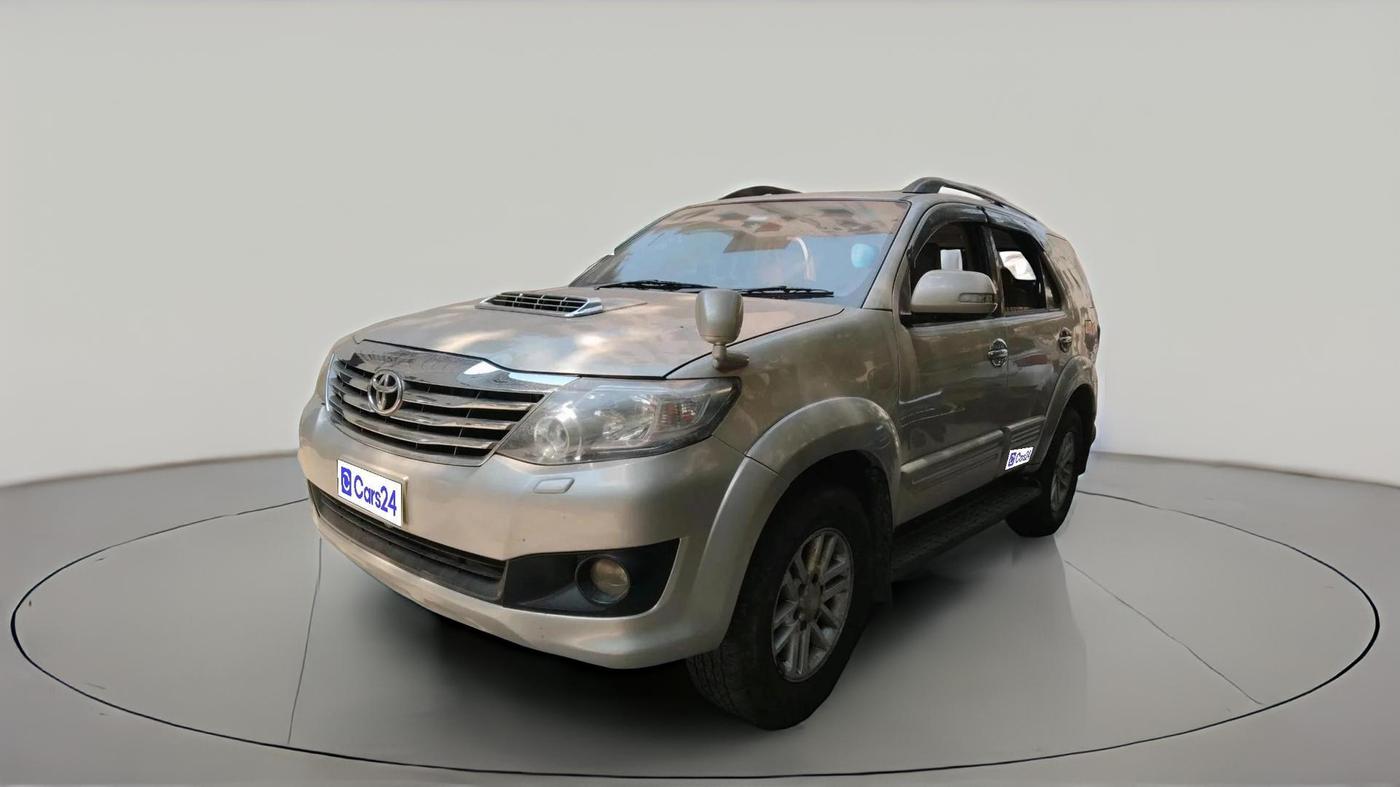2012 Toyota Fortuner 3.0 4X2 AT, Diesel, Automatic, 1,75,860 km, exterior