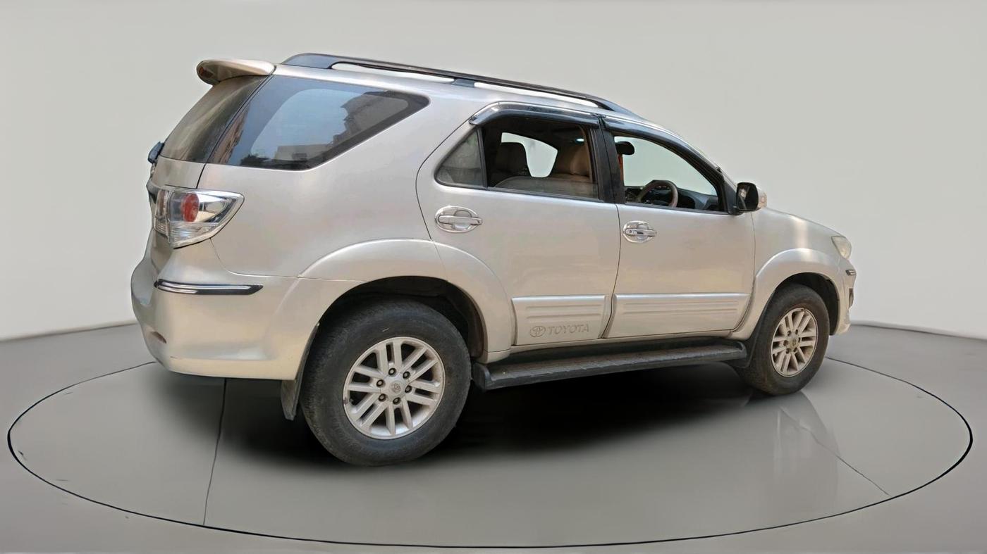 2012 Toyota Fortuner 3.0 4X2 AT, Diesel, Automatic, 1,75,860 km, exterior