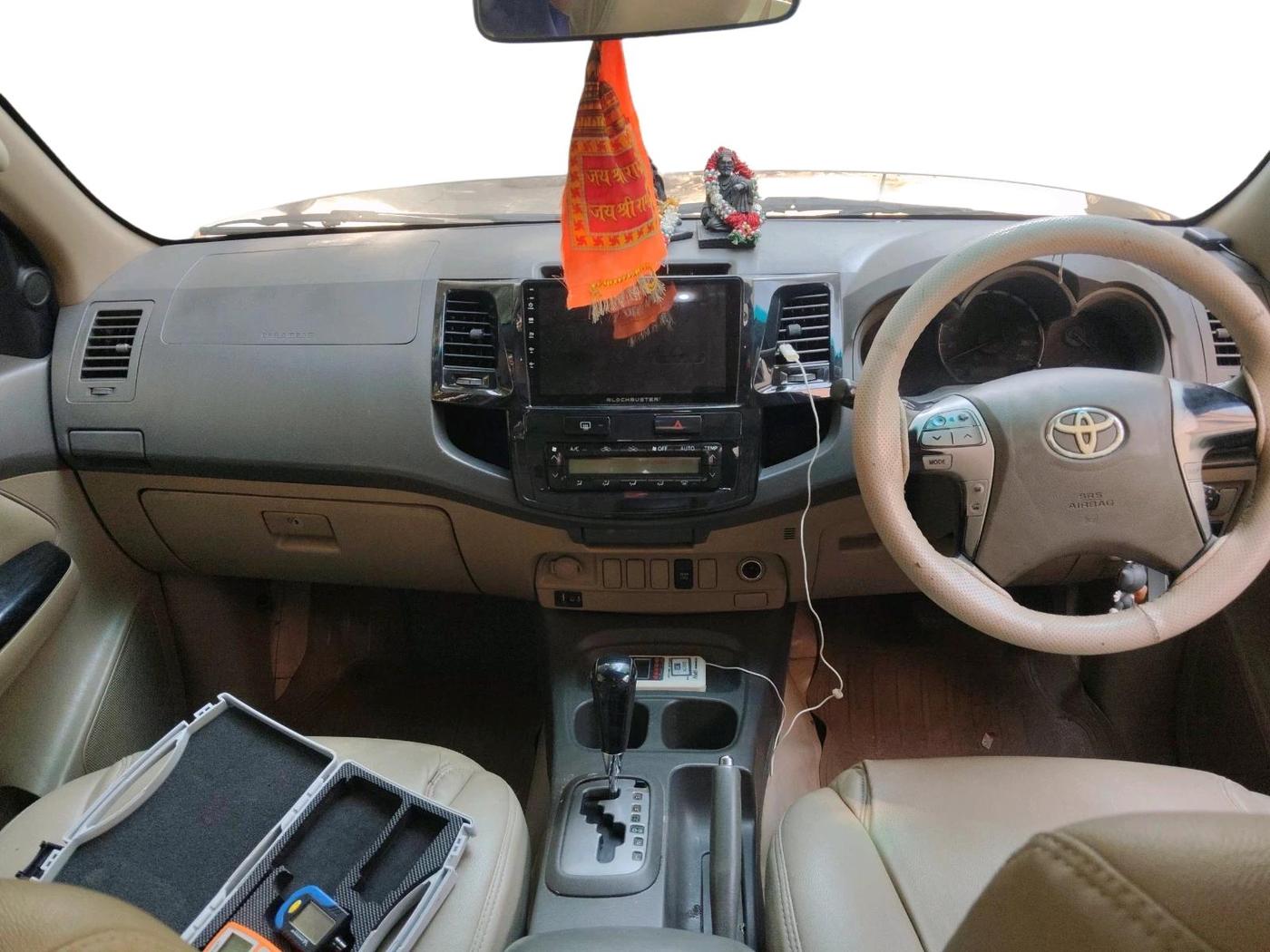 2012 Toyota Fortuner 3.0 4X2 AT, Diesel, Automatic, 1,75,860 km, interior
