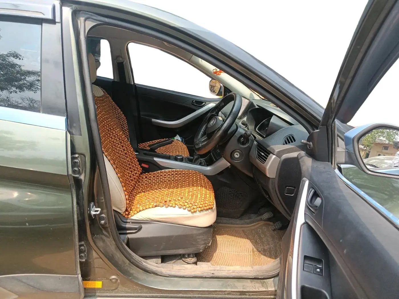 2020 Tata NEXON XE DIESEL, Diesel, Manual, 1,30,778 km, interior