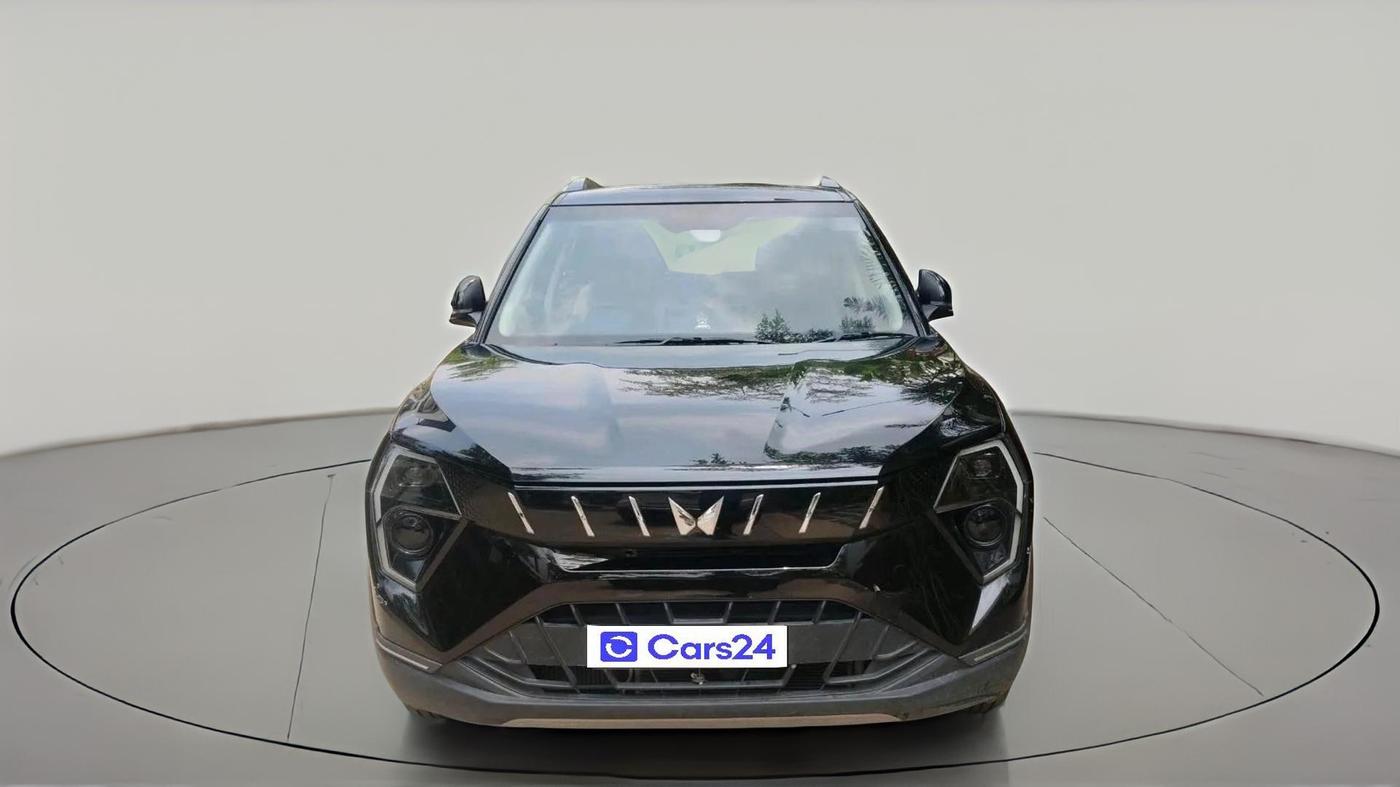 2025 Mahindra XUV 3XO AX5 1.2 L TCMPFI AT, Petrol, Automatic, 12,449 km, exterior