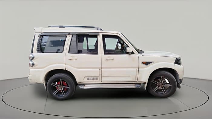 2015 Mahindra Scorpio S4 PLUS, Diesel, Manual, 1,68,438 km, exterior