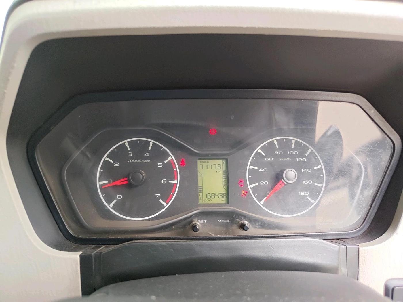 2015 Mahindra Scorpio S4 PLUS, Diesel, Manual, 1,68,438 km, interior