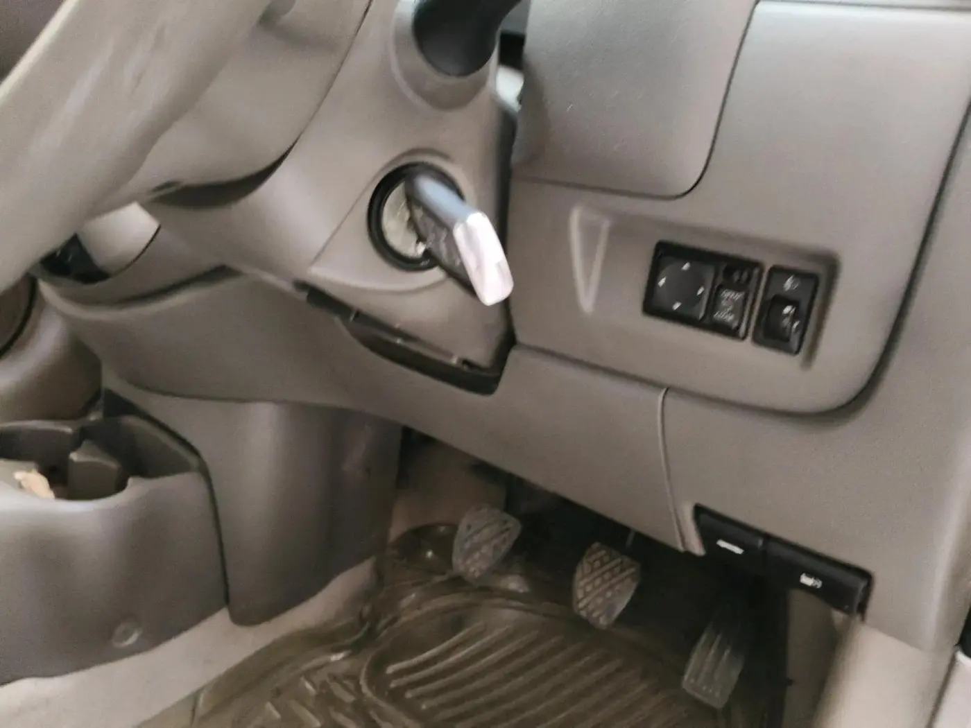 2014 Renault Pulse RXL DIESEL, Diesel, Manual, 1,08,680 km, interior