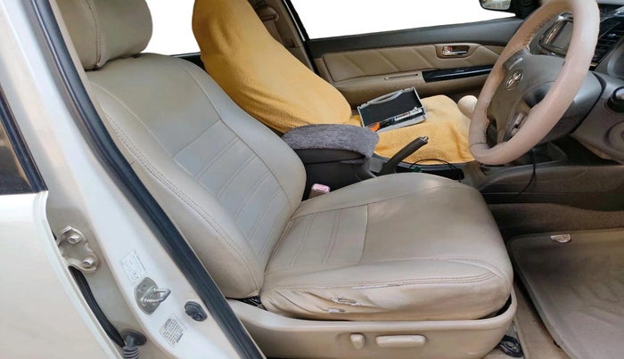 2012 Toyota Fortuner 3.0 4X2 MT, Diesel, Manual, 3,57,036 km, interior