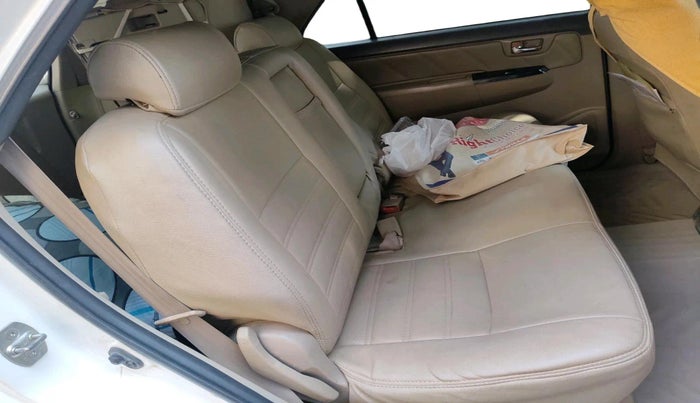 2012 Toyota Fortuner 3.0 4X2 MT, Diesel, Manual, 3,57,036 km, interior