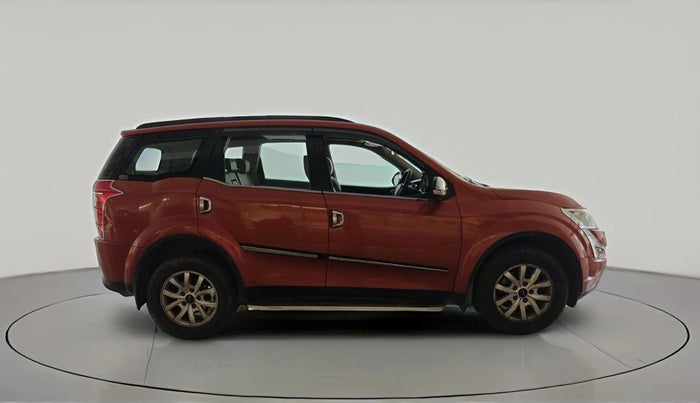 2016 Mahindra XUV500 W10 AT, Diesel, Automatic, 52,305 km, exterior