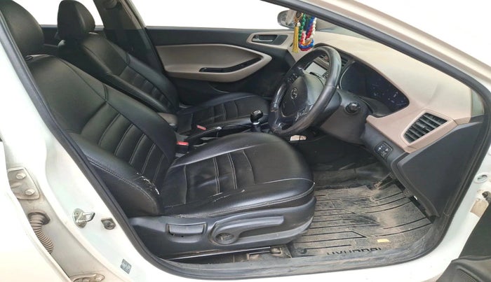 2017 Hyundai Elite i20 ASTA 1.2, Petrol, Manual, 1,42,829 km, interior