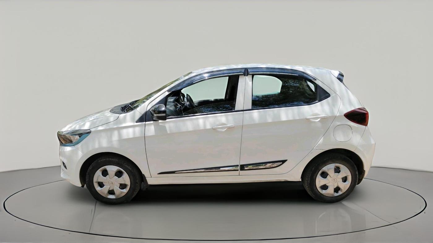 2023 Tata TIAGO EV XT LONG RANGE, Electric, Automatic, 49,852 km, exterior