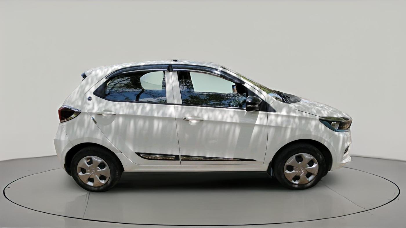 2023 Tata TIAGO EV XT LONG RANGE, Electric, Automatic, 49,852 km, exterior