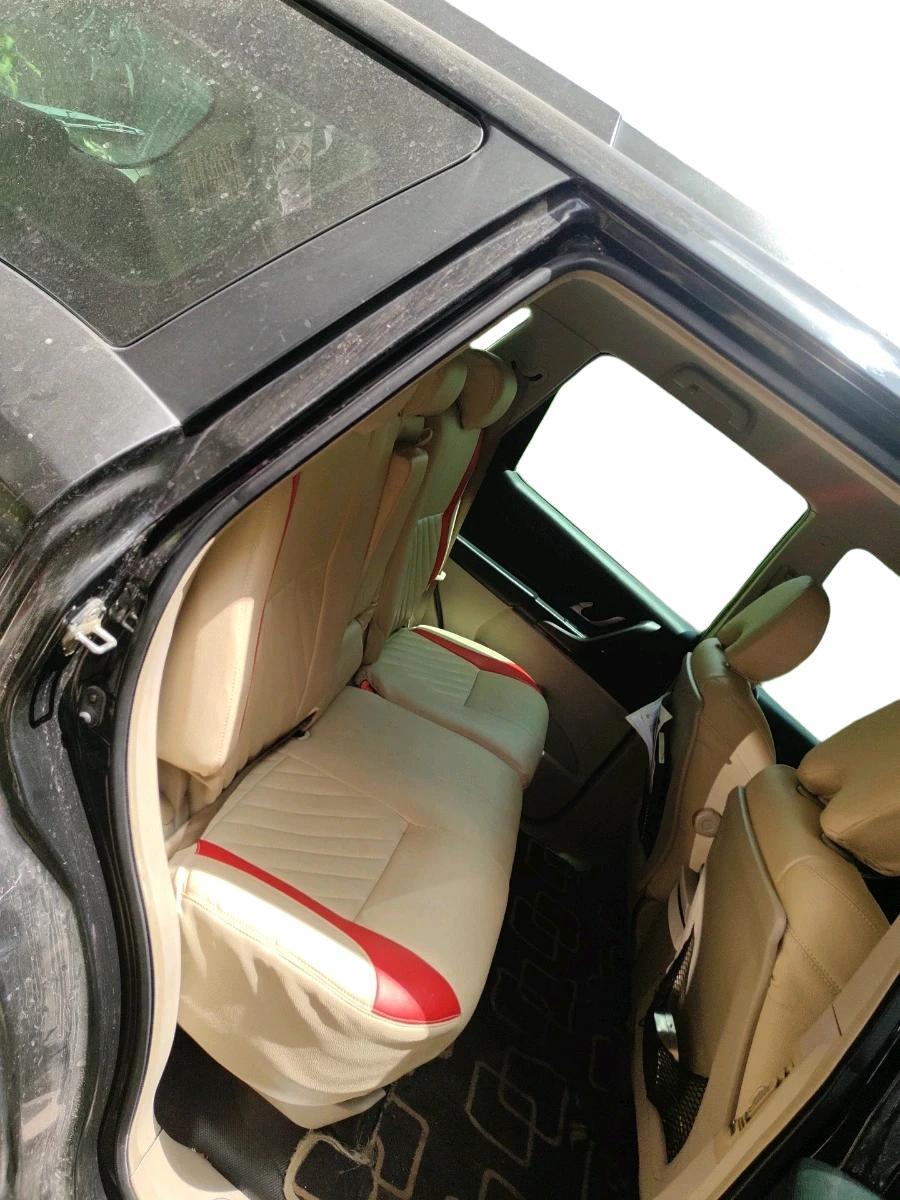 2017 Mahindra XUV500 W6, Diesel, Manual, 1,46,760 km, interior
