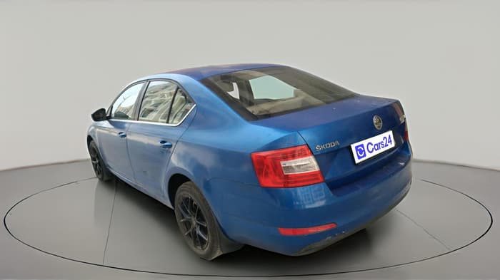 2014 Skoda Octavia AMBITION 2.0 TDI, Diesel, Manual, 99,881 km, exterior