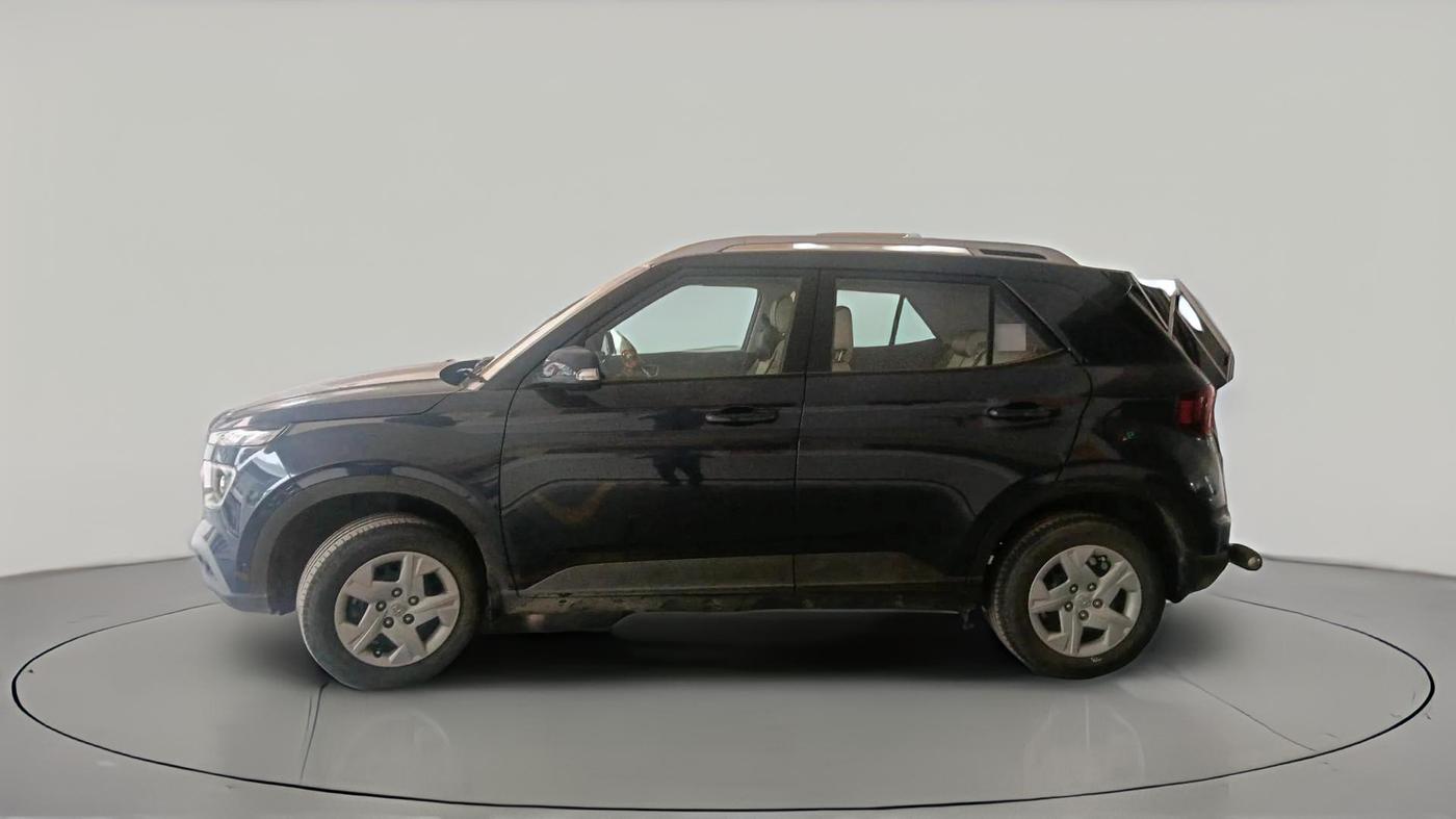 2020 Hyundai VENUE S+ 1.2, Petrol, Manual, 27,687 km, exterior