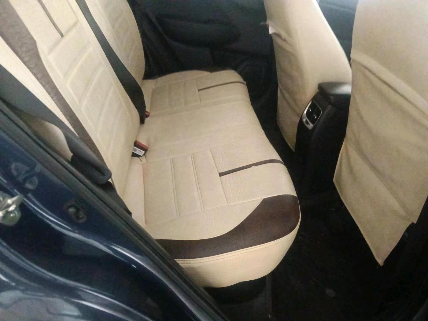 2020 Hyundai VENUE S+ 1.2, Petrol, Manual, 27,687 km, interior