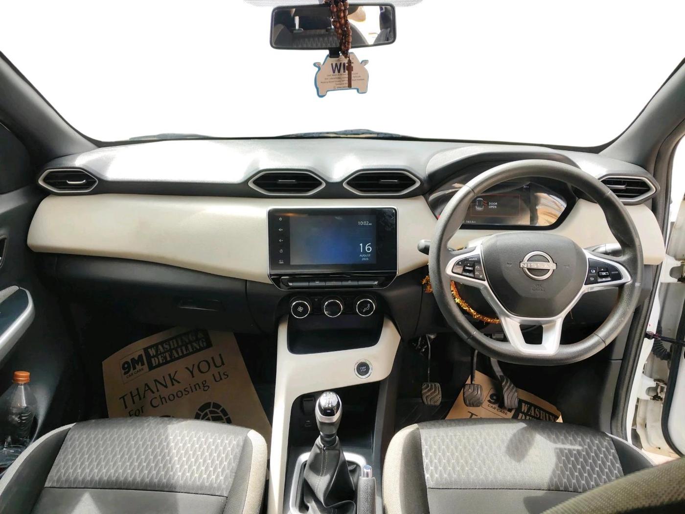 2023 Nissan MAGNITE XV MT, Petrol, Manual, 47,121 km, interior