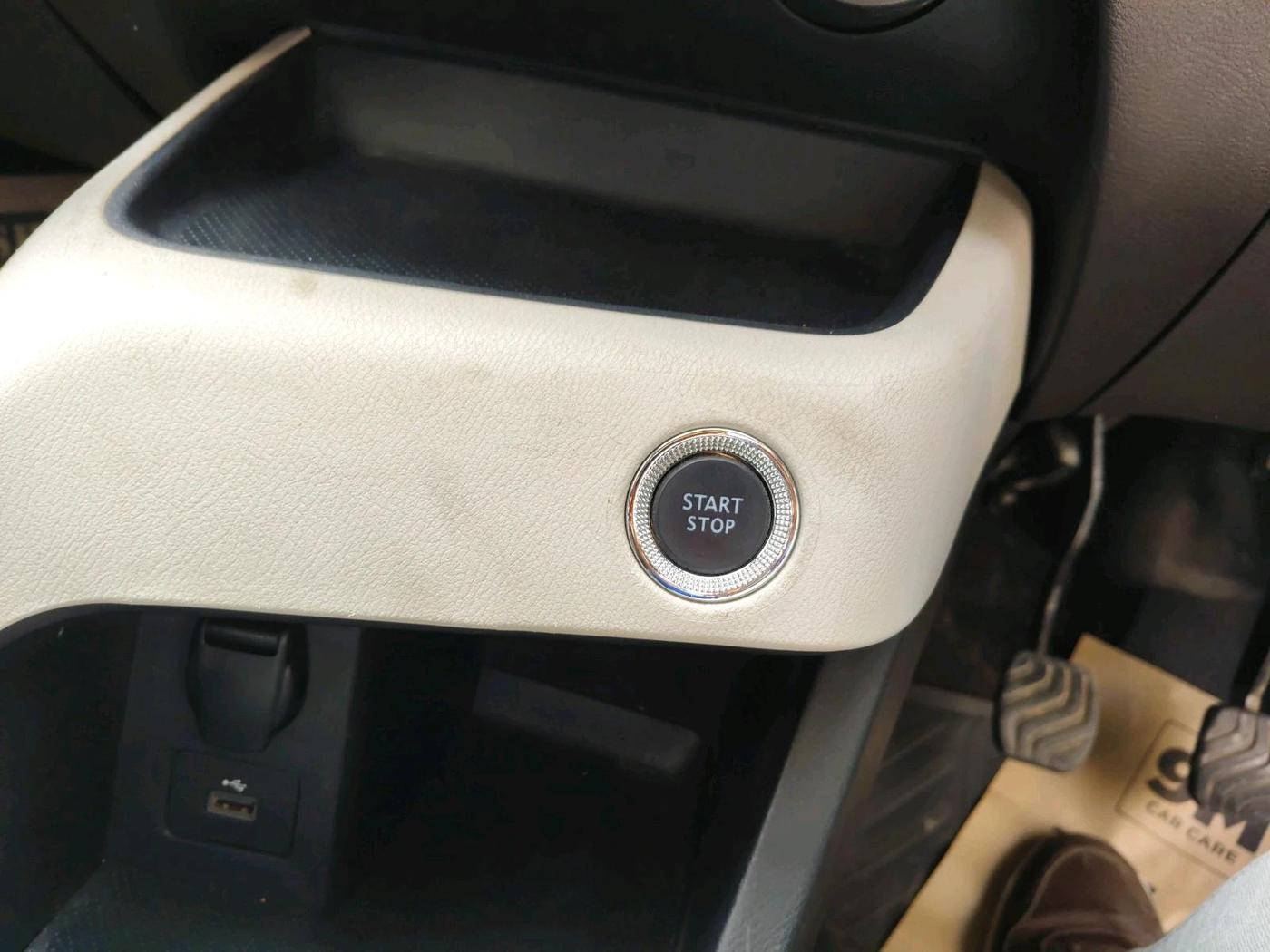2023 Nissan MAGNITE XV MT, Petrol, Manual, 47,121 km, interior