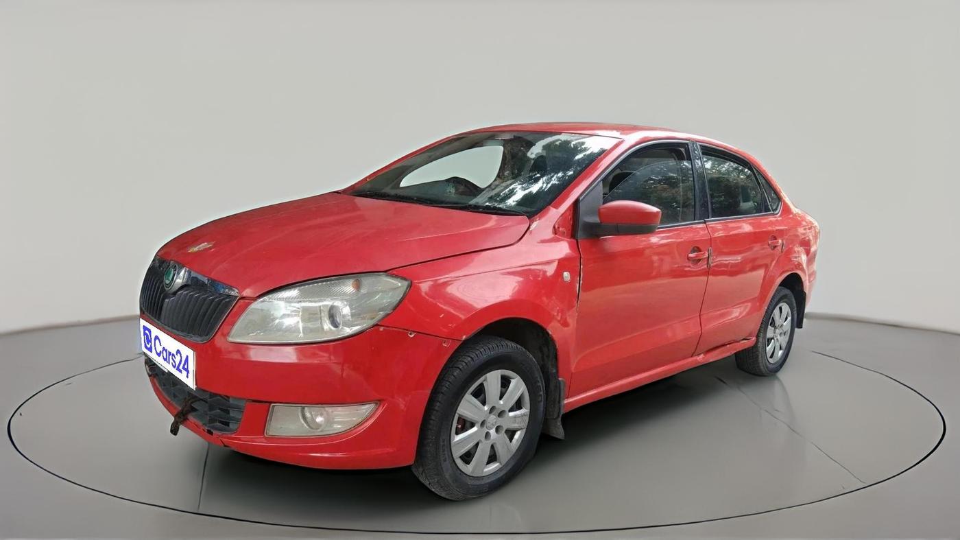 2011 Skoda Rapid ELEGANCE 1.6 TDI CR MT, Diesel, Manual, 81,912 km, exterior