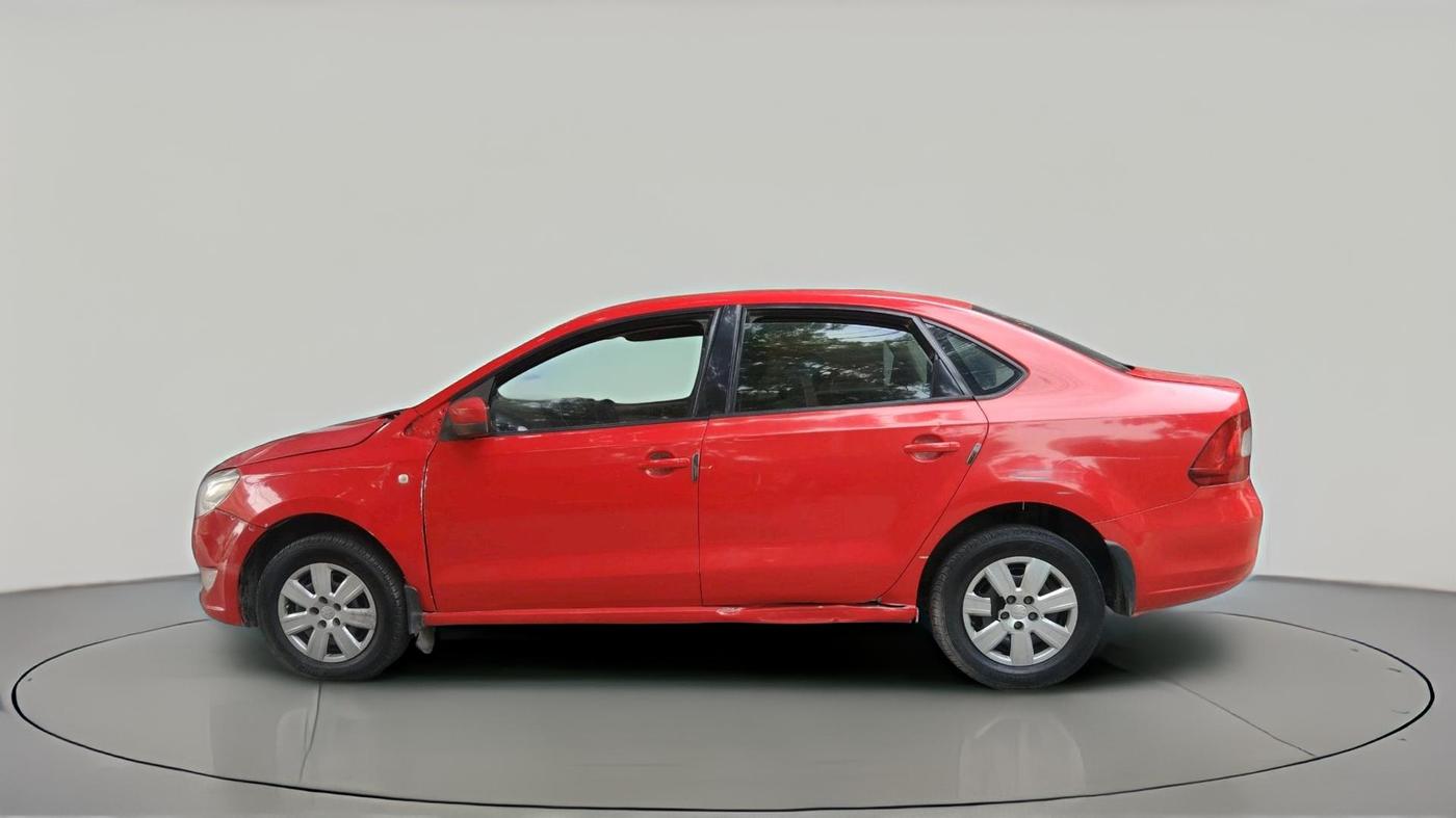 2011 Skoda Rapid ELEGANCE 1.6 TDI CR MT, Diesel, Manual, 81,912 km, exterior