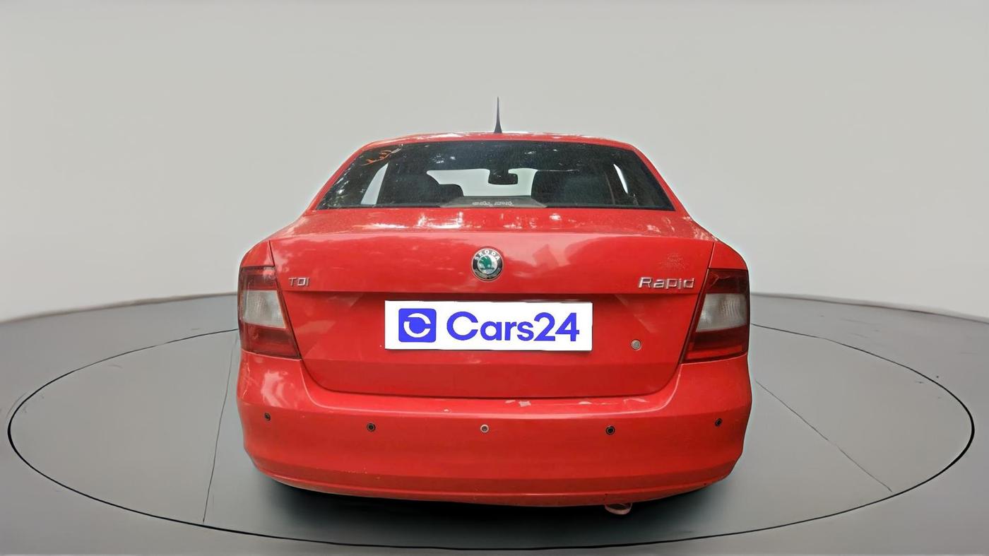 2011 Skoda Rapid ELEGANCE 1.6 TDI CR MT, Diesel, Manual, 81,912 km, exterior