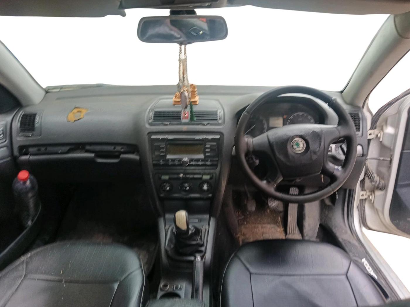 2007 Skoda Laura AMBIENTE 1.9 PD, Diesel, Manual, 1,45,147 km, interior