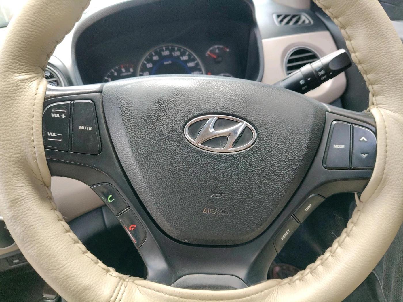 2015 Hyundai Grand i10 ASTA 1.1 CRDI, Diesel, Manual, 1,26,577 km, interior