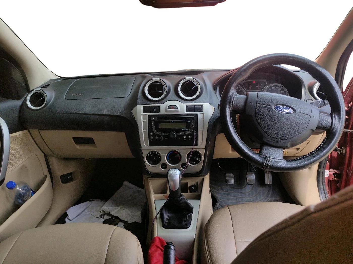 2014 Ford Fiesta TITANIUM DIESEL, Diesel, Manual, 1,77,896 km, interior