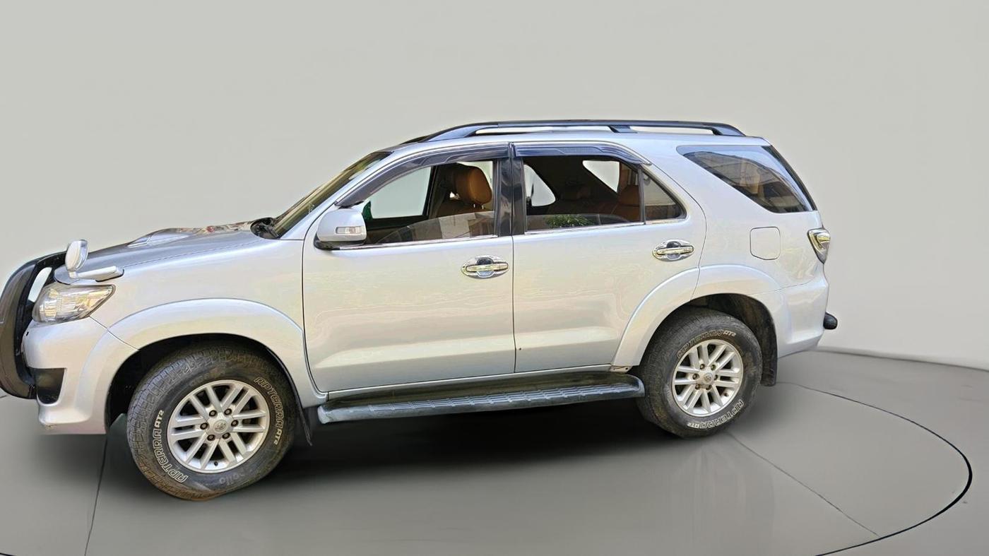 2012 Toyota Fortuner 3.0 4X4 MT, Diesel, Manual, 2,40,299 km, exterior