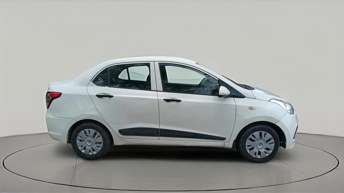 2017 Hyundai Xcent CRDI + ABS, Diesel, Manual, 1,23,869 km, exterior