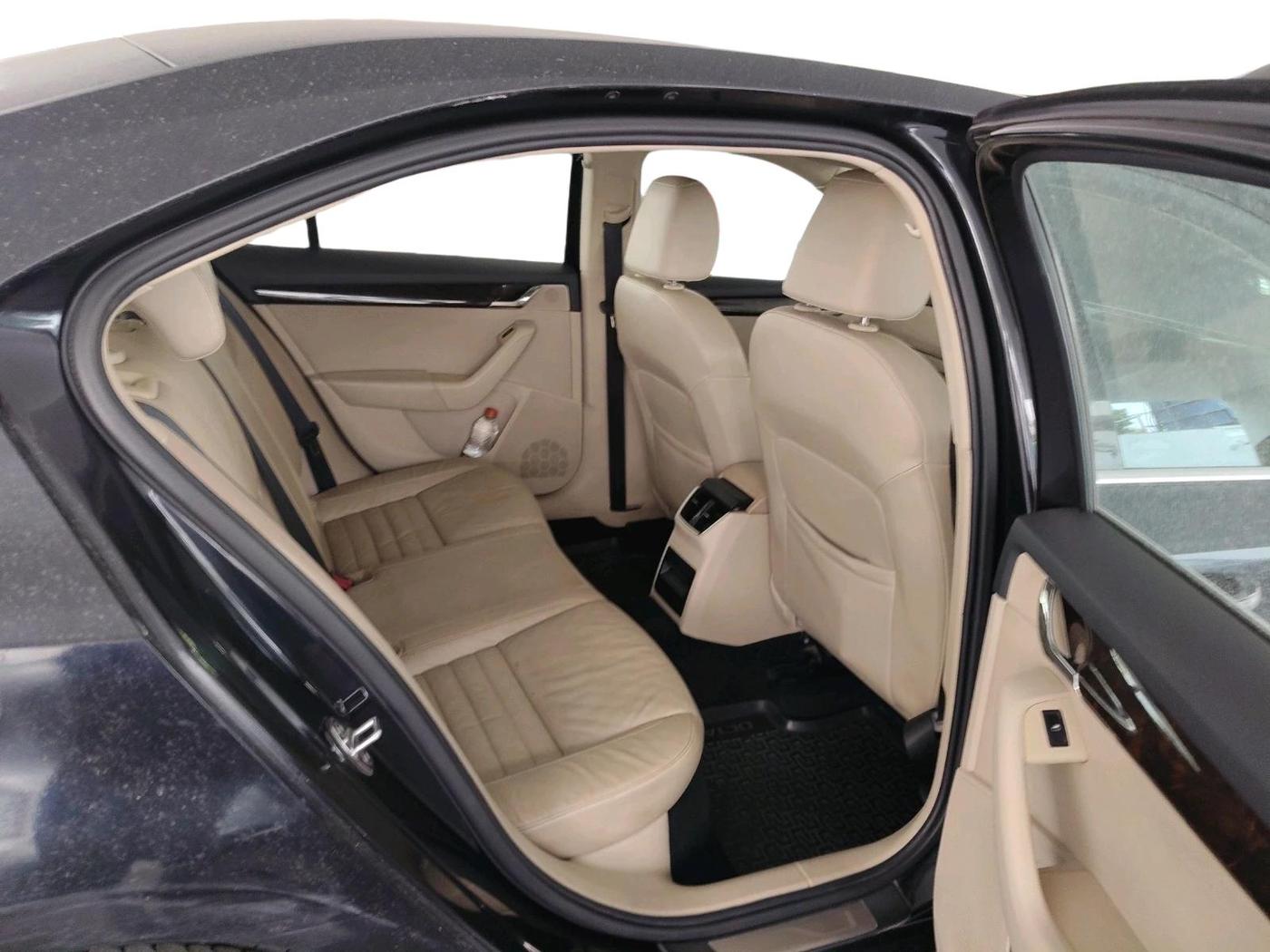 2015 Skoda Octavia ELEGANCE 2.0 TDI AT, Diesel, Automatic, 84,460 km, interior