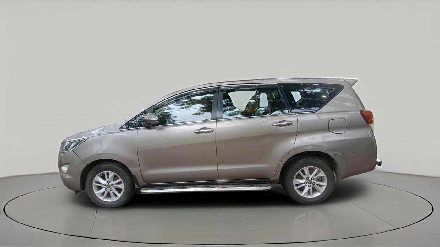 2018 Toyota Innova Crysta 2.4 VX 8 STR, Diesel, Manual, 1,94,331 km, exterior